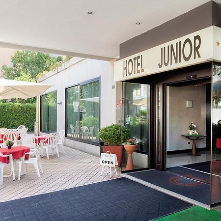 Hotel Junior Римини Экстерьер фото
