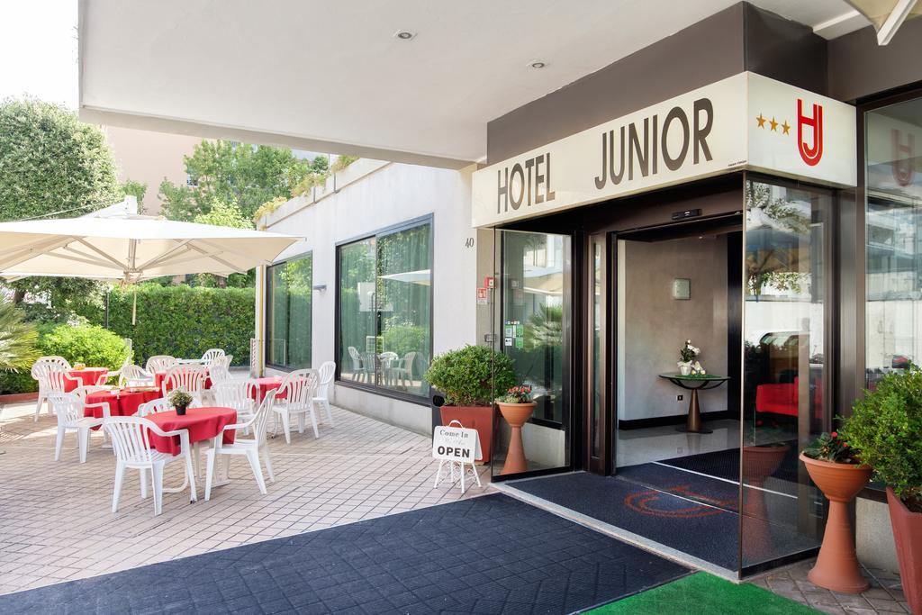 Hotel Junior Римини Экстерьер фото